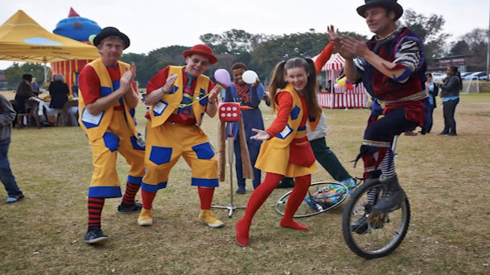 Party-tips-from-Crazy-Colin-comedy-magician-crazy-colin-family-entertaine-johannesburg-magician-kids-parties